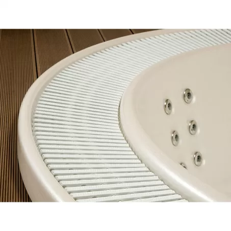 VitalSpa Goa jakuzzi